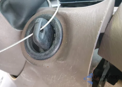 2003 Toyota Sequoia Limited V8 z USA, uszkodzony, nr VIN 5TDBT48A73S145929